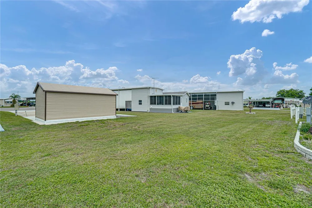 8933 SOUTHSHORE COURT Polk City, FL 33868