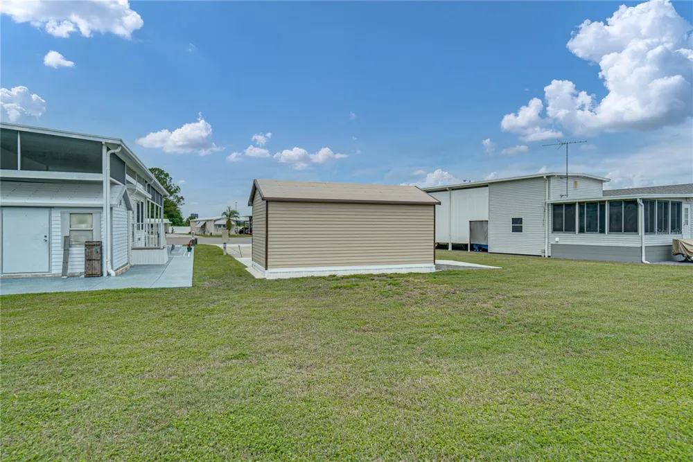 8933 SOUTHSHORE COURT Polk City, FL 33868
