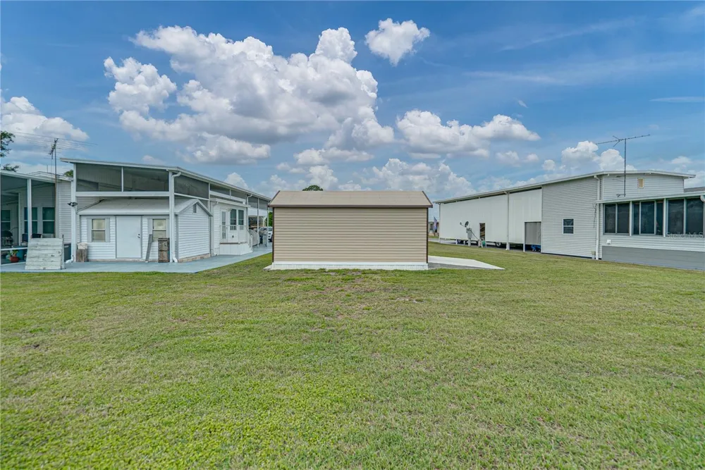 8933 SOUTHSHORE COURT Polk City, FL 33868