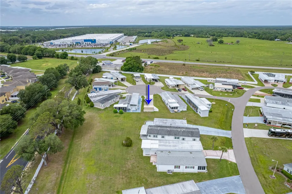 8933 SOUTHSHORE COURT Polk City, FL 33868