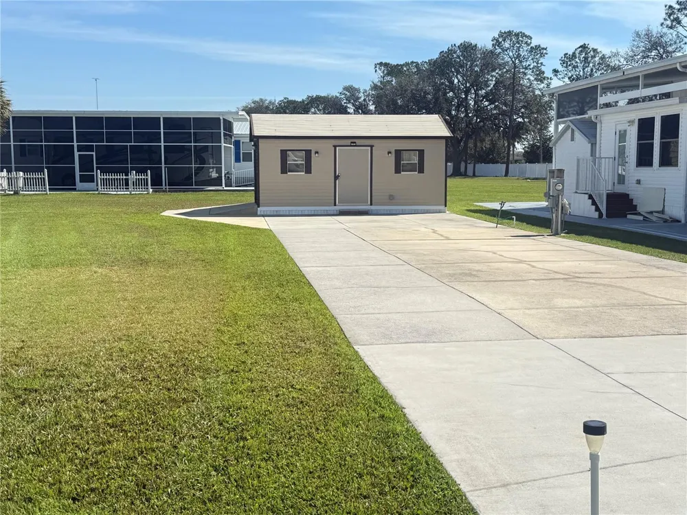8933 SOUTHSHORE COURT Polk City, FL 33868