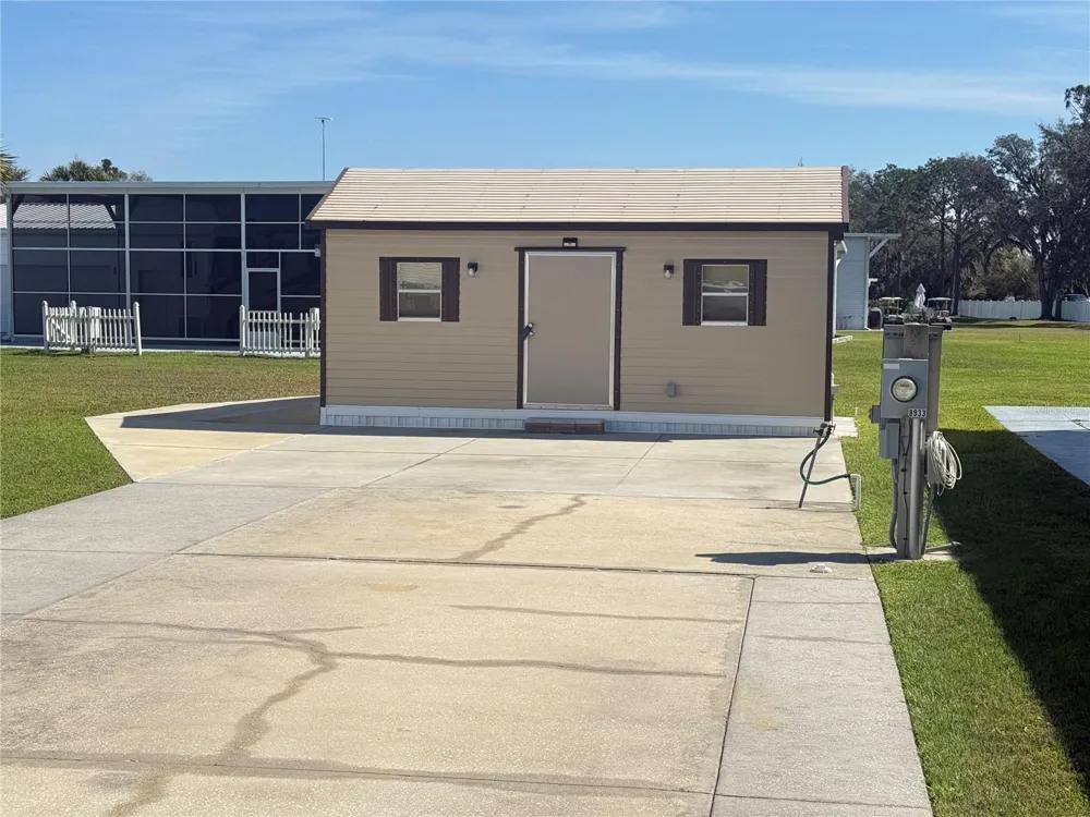 8933 SOUTHSHORE COURT Polk City, FL 33868