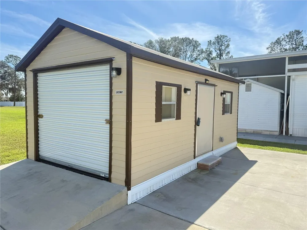 8933 SOUTHSHORE COURT Polk City, FL 33868