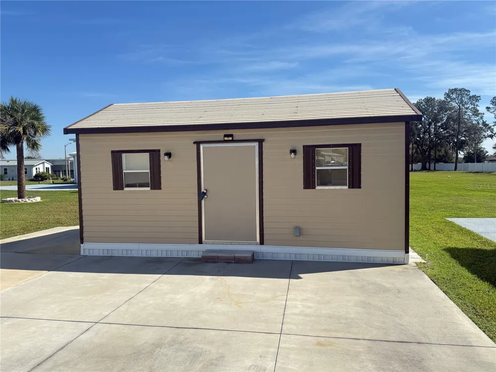 8933 SOUTHSHORE COURT Polk City, FL 33868