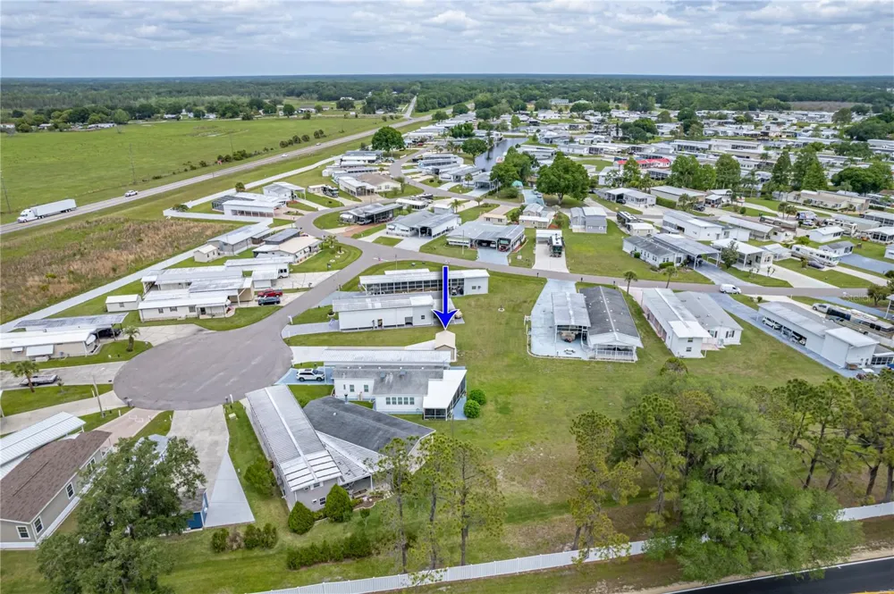 8933 SOUTHSHORE COURT Polk City, FL 33868
