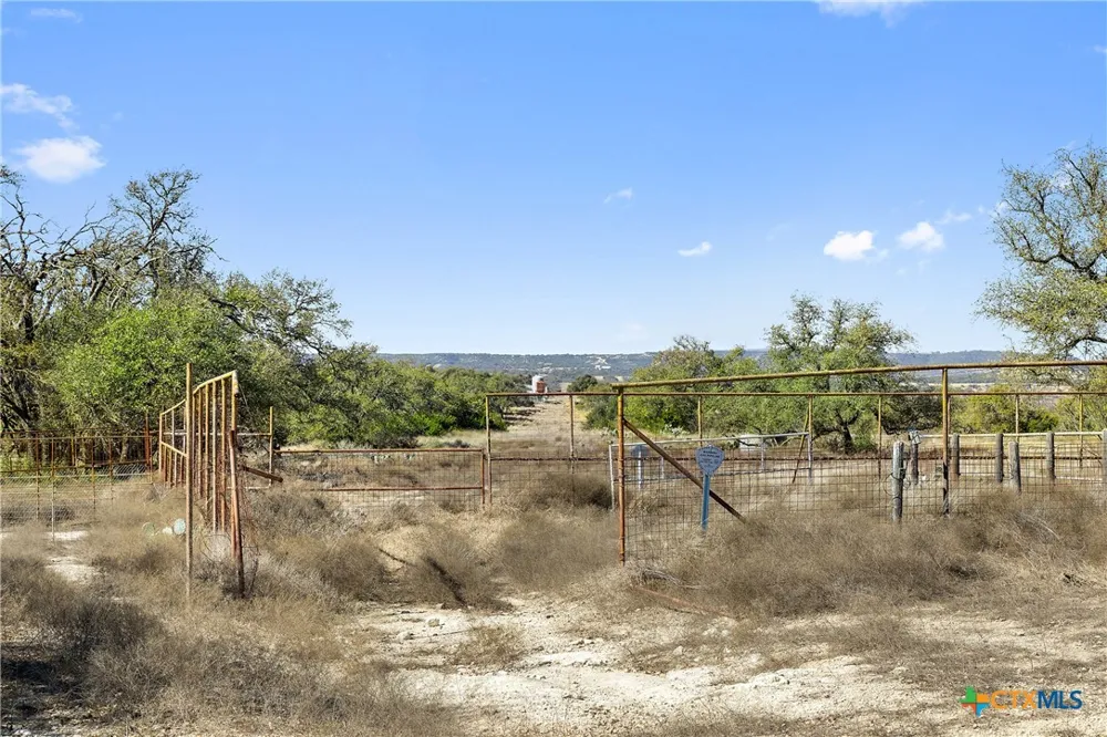 9069 Ranch Road 1323 Fredericksburg, TX 78624