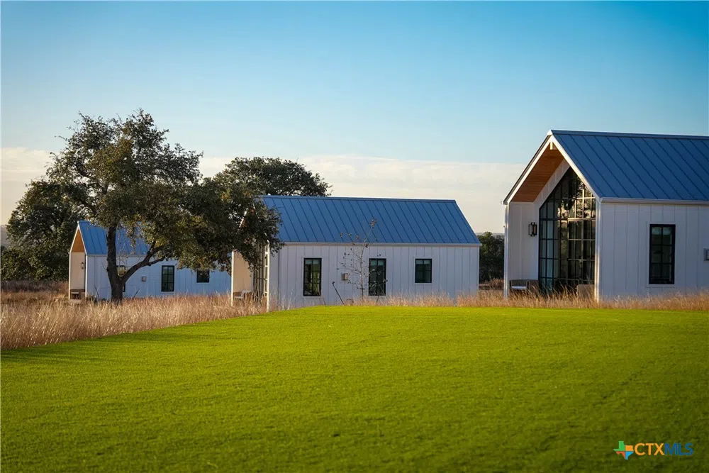 5999 Ranch Road 165 Blanco, TX 78606