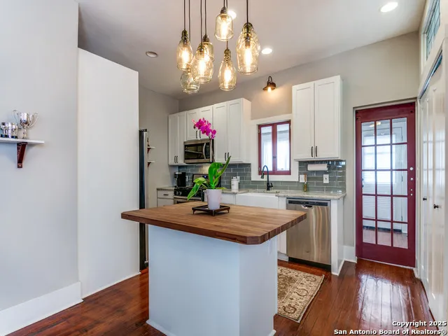 521 Palmetto San Antonio, TX 78202