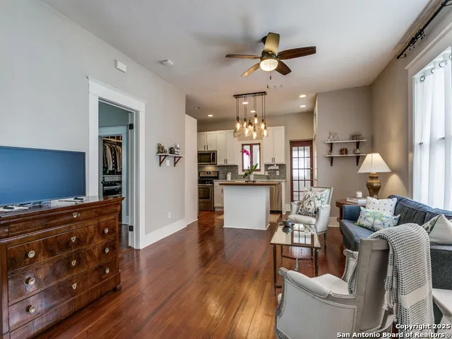 521 Palmetto San Antonio, TX 78202