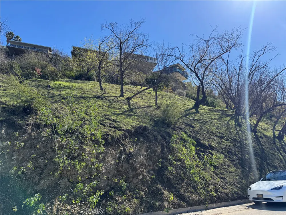3732 Knobhill Drive Sherman Oaks, CA 91423