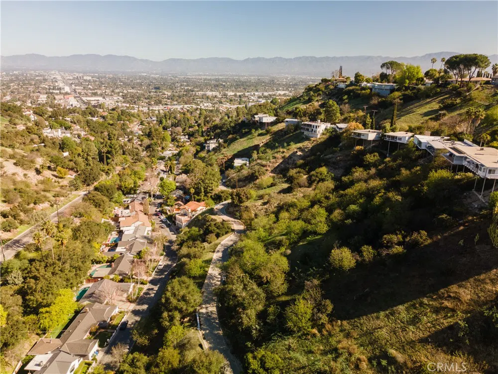 3732 Knobhill Drive Sherman Oaks, CA 91423