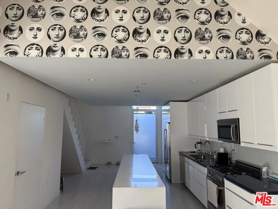 7917 Willoughby Avenue #5 West Hollywood, CA 90046