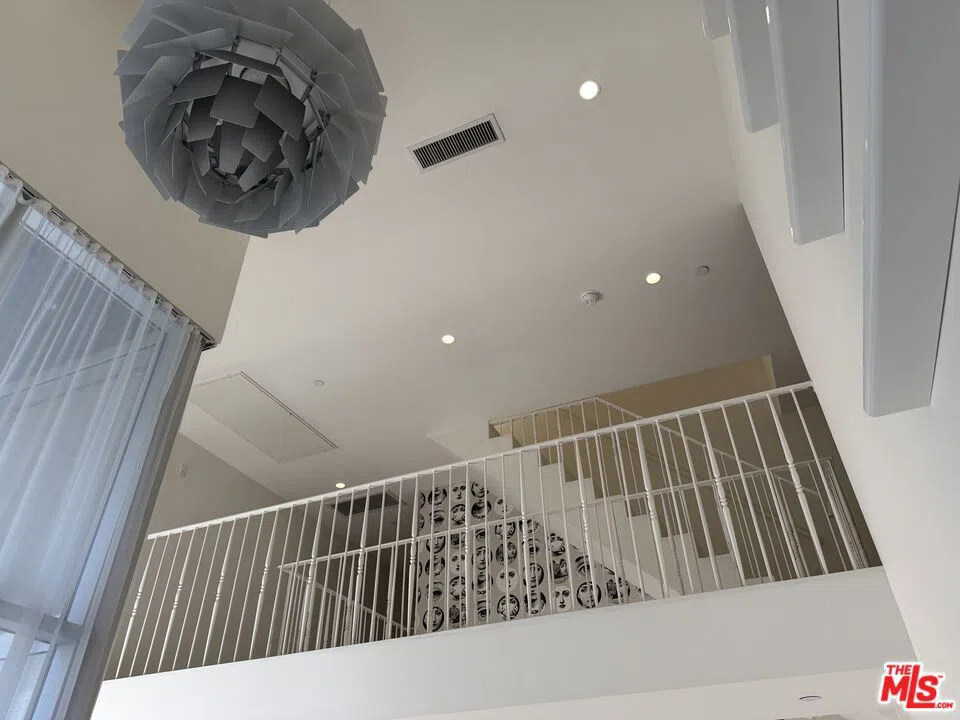 7917 Willoughby Avenue #5 West Hollywood, CA 90046