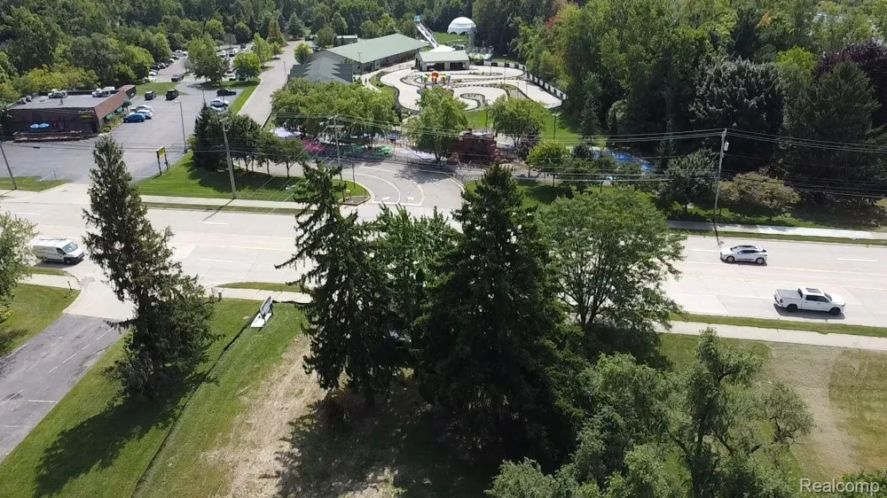 45800 GRAND RIVER AVENUE Novi City, MI 48374