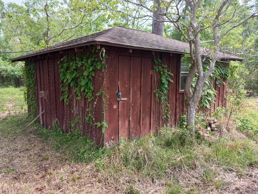 3411 E Bayou Drive Shoreacres, TX 77571