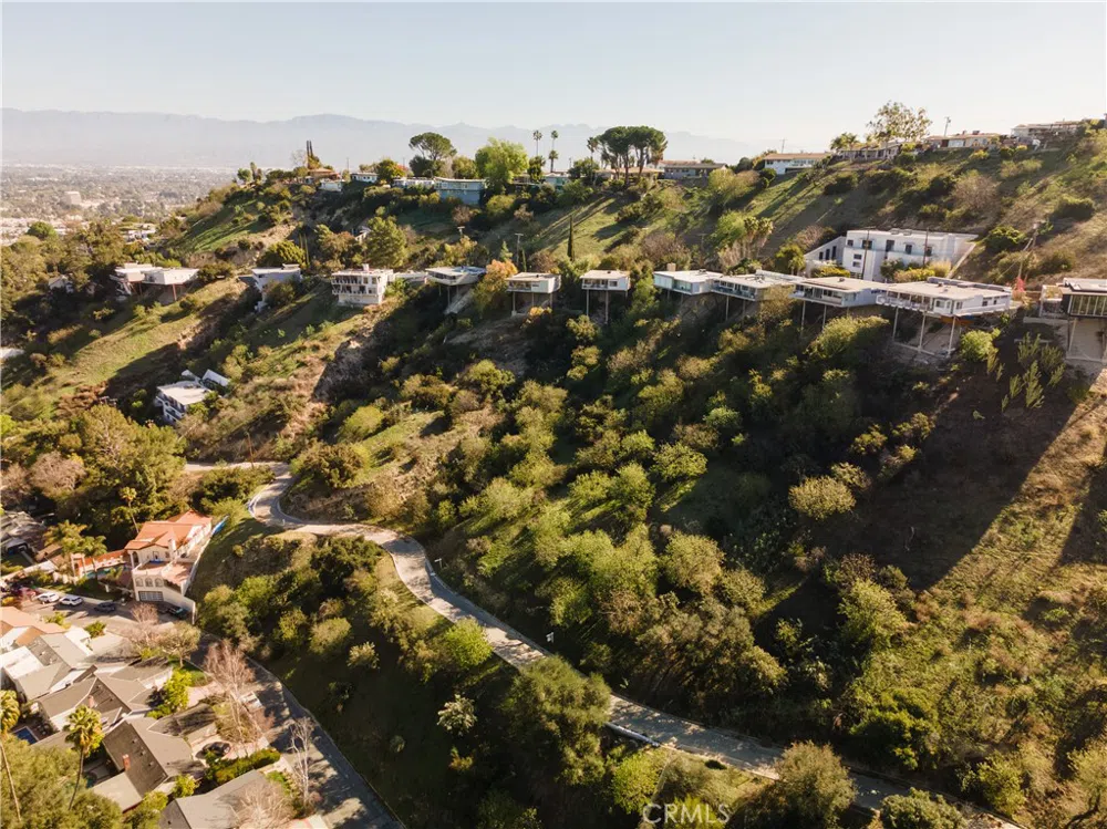 3724 Knobhill Drive Sherman Oaks, CA 91423