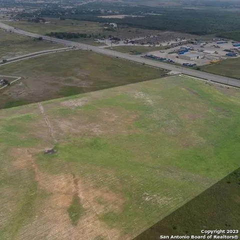 2560 US-181 S Karnes City, TX 78118