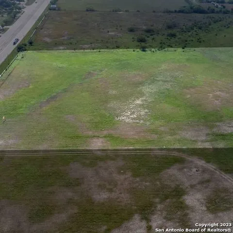 2560 US-181 S Karnes City, TX 78118