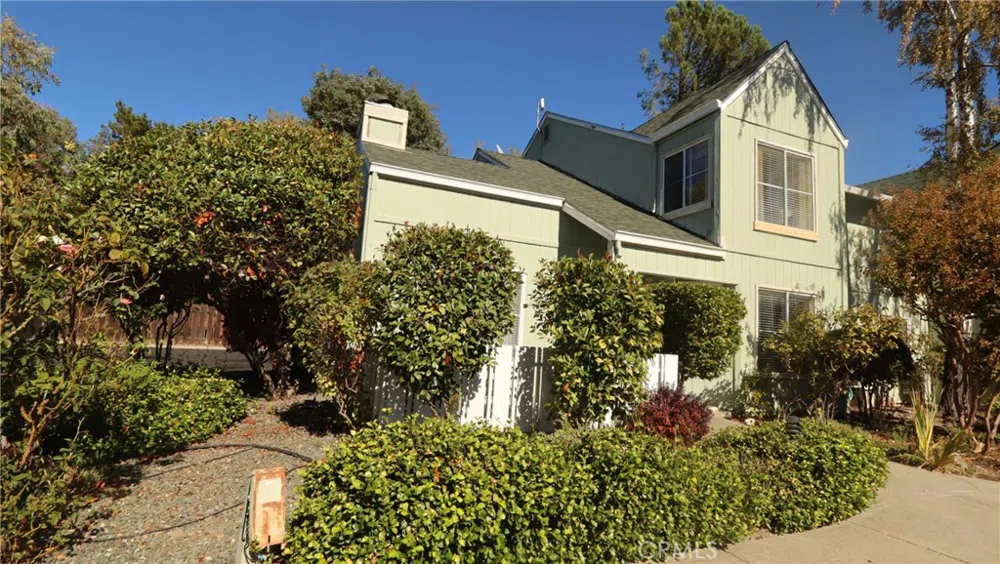 110 Marina Dr N Lakeport, CA 95453
