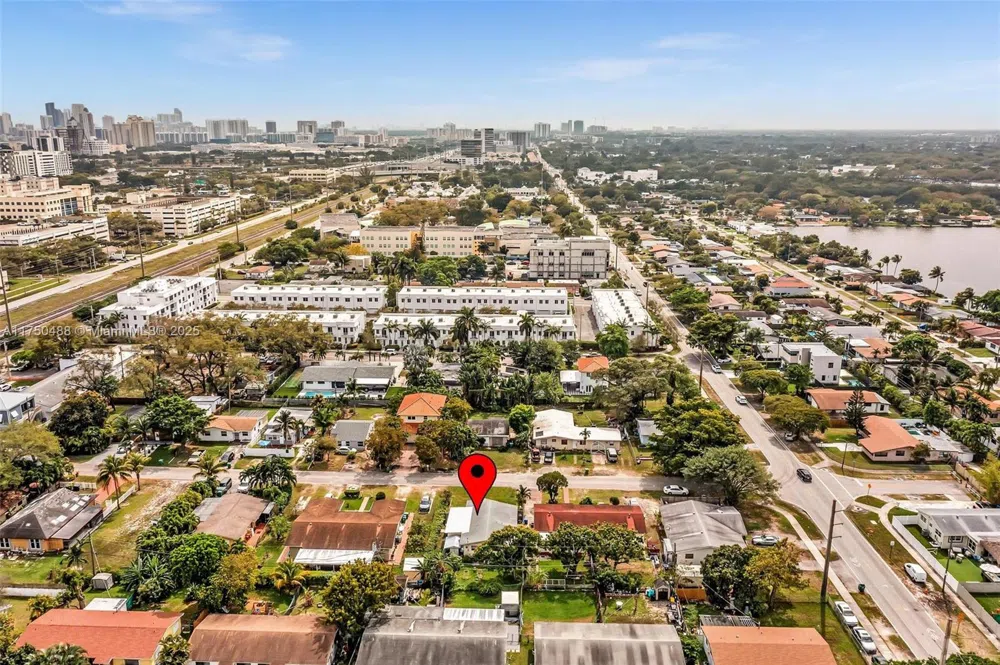 2631 NE 214th St Miami, FL 33180