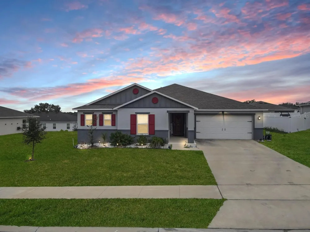 2220 GLADIOLUS LANE Mascotte, FL 34753