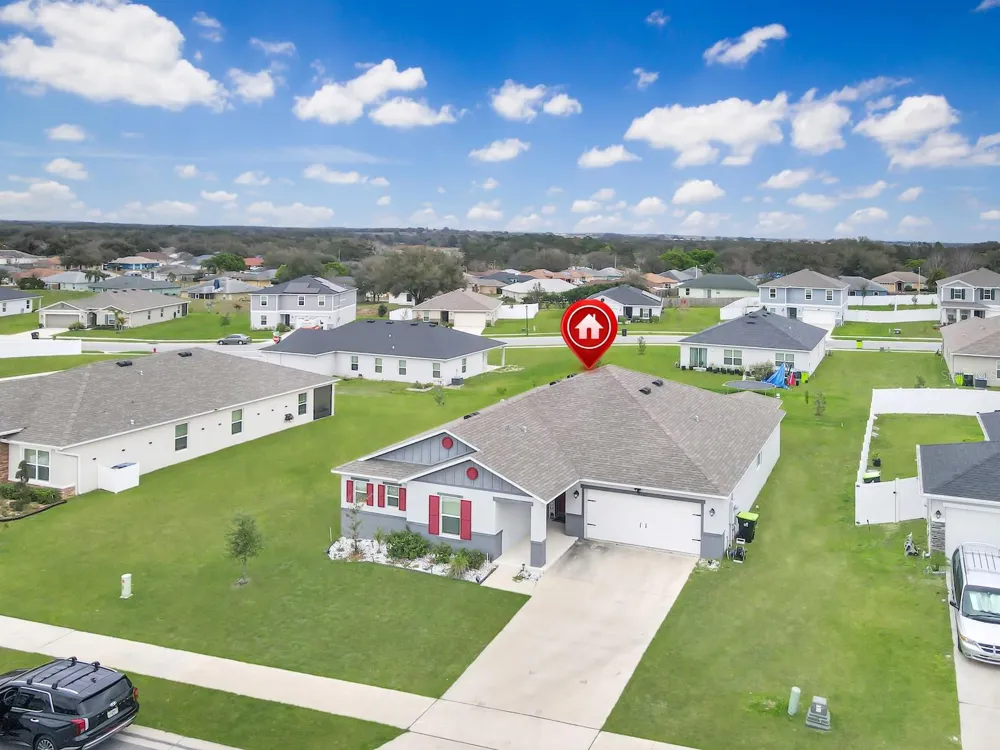2220 GLADIOLUS LANE Mascotte, FL 34753