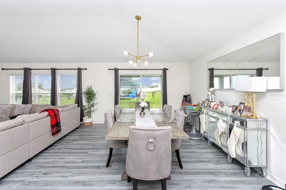 2220 GLADIOLUS LANE Mascotte, FL 34753