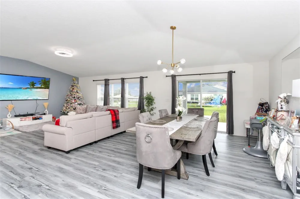 2220 GLADIOLUS LANE Mascotte, FL 34753