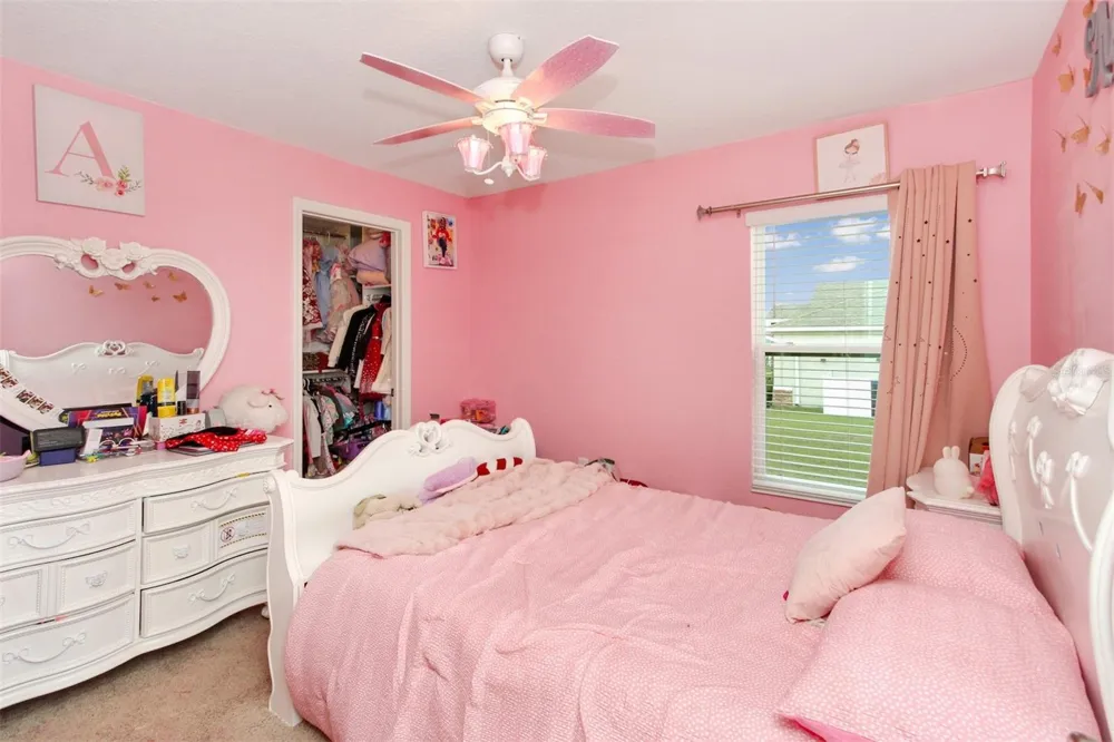 2220 GLADIOLUS LANE Mascotte, FL 34753