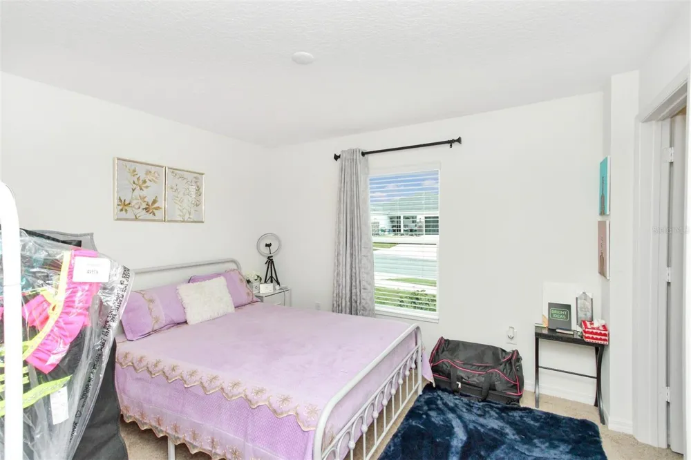 2220 GLADIOLUS LANE Mascotte, FL 34753