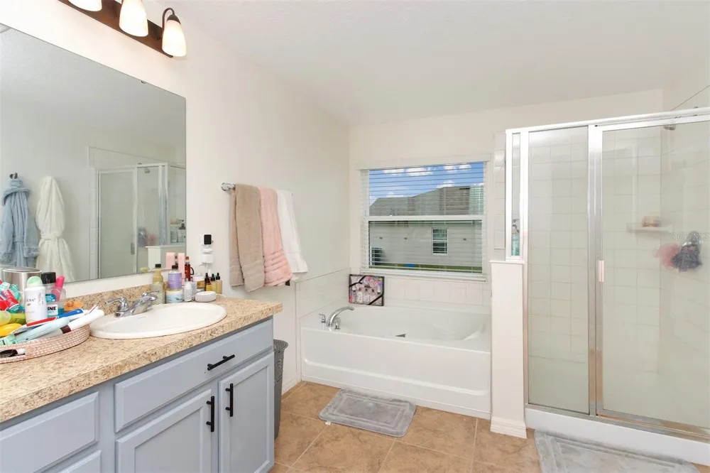 2220 GLADIOLUS LANE Mascotte, FL 34753