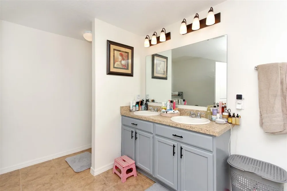 2220 GLADIOLUS LANE Mascotte, FL 34753