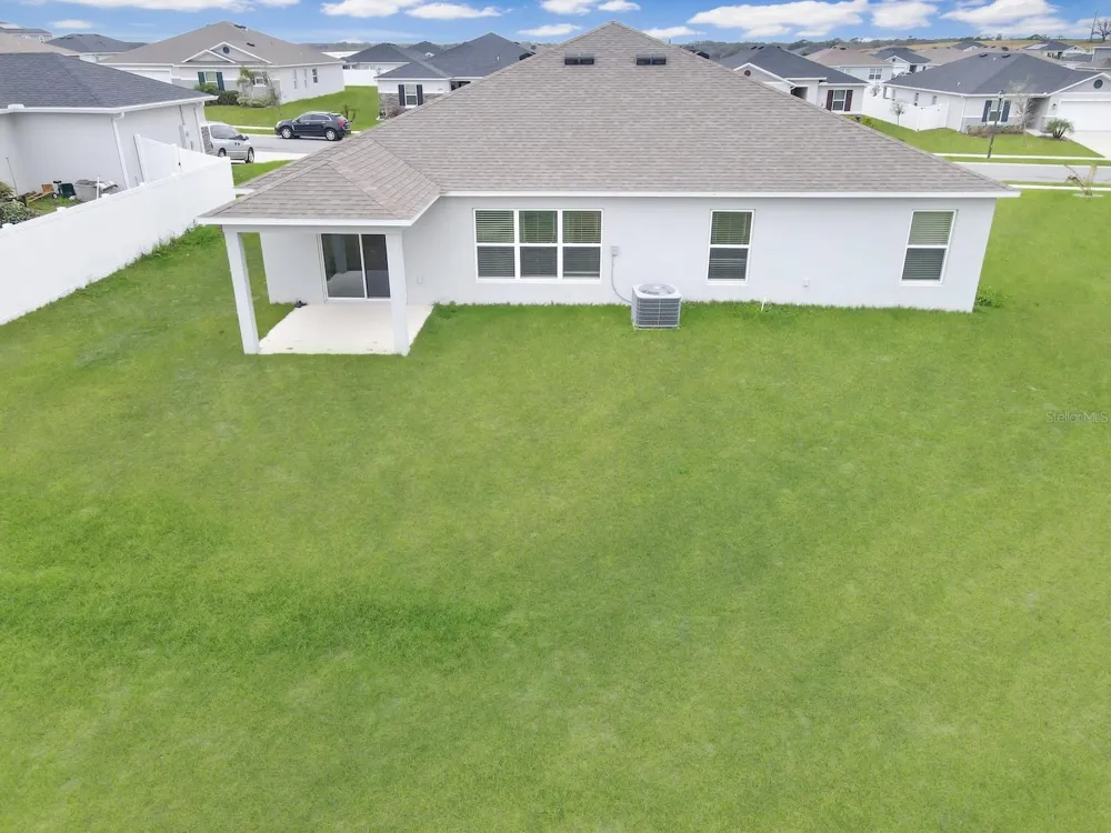 2220 GLADIOLUS LANE Mascotte, FL 34753