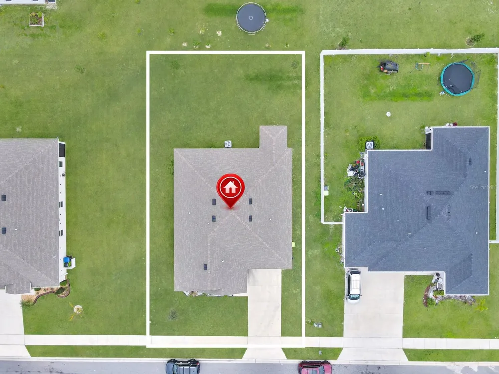 2220 GLADIOLUS LANE Mascotte, FL 34753
