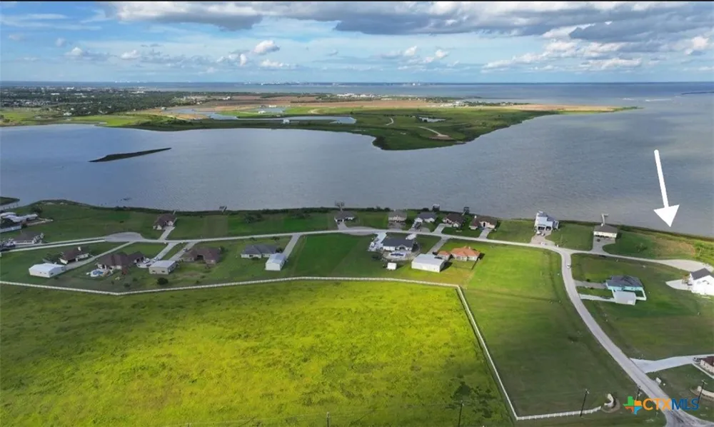 32 S Blue Heron Drive Port Lavaca, TX 77979