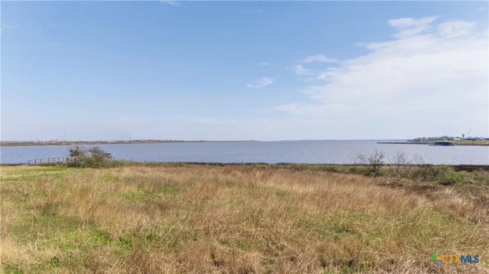 32 S Blue Heron Drive Port Lavaca, TX 77979