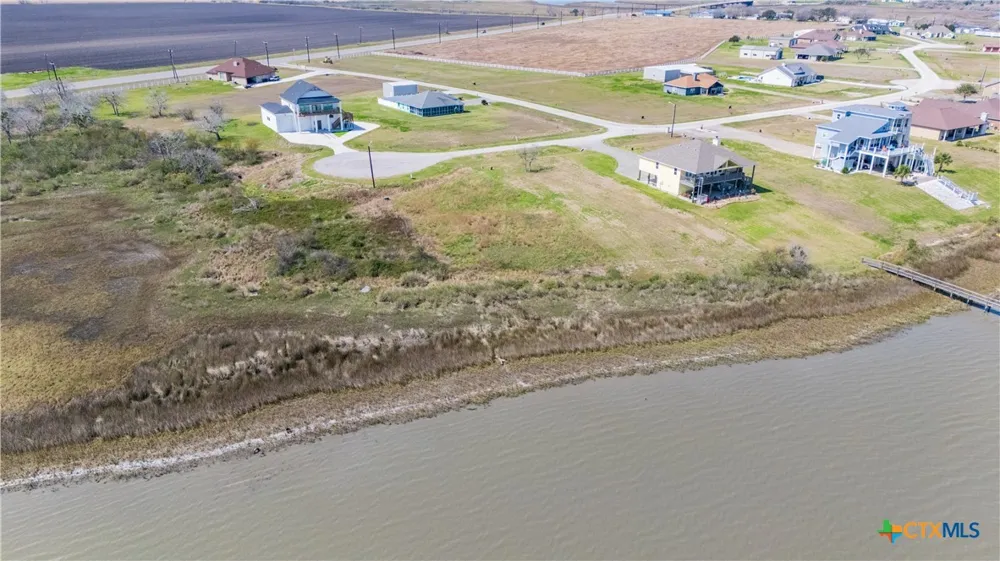32 S Blue Heron Drive Port Lavaca, TX 77979