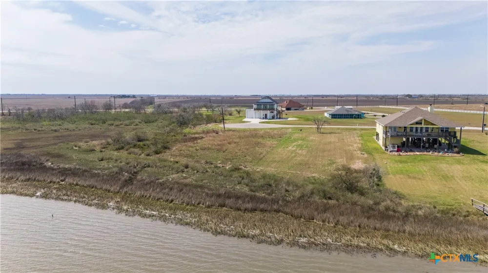 32 S Blue Heron Drive Port Lavaca, TX 77979