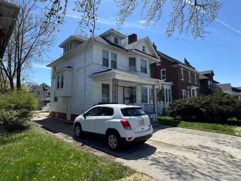 879 WEBB STREET