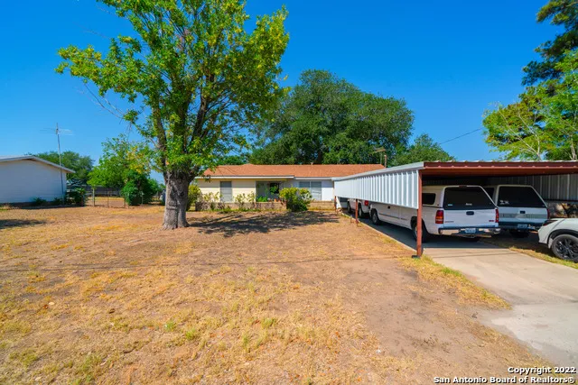 19231 E FM 2790 Lytle, TX 78052