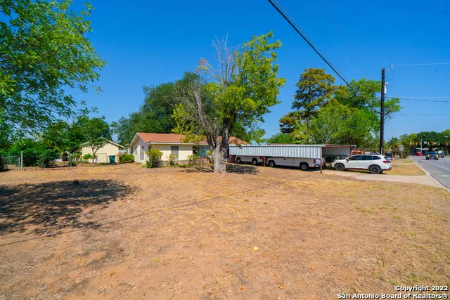19231 E FM 2790 Lytle, TX 78052