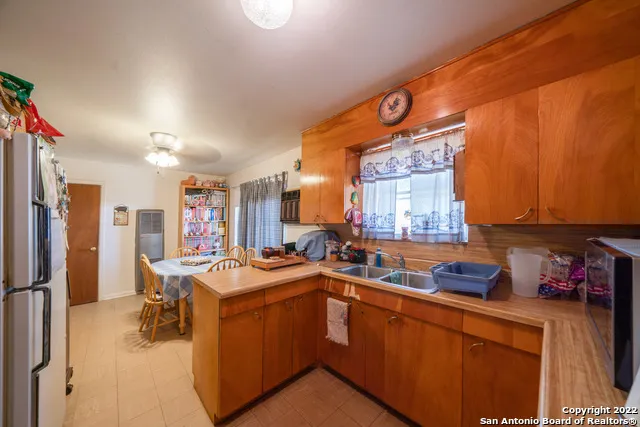 19231 E FM 2790 Lytle, TX 78052