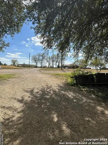 14075 Sherwood Atascosa, TX 78002