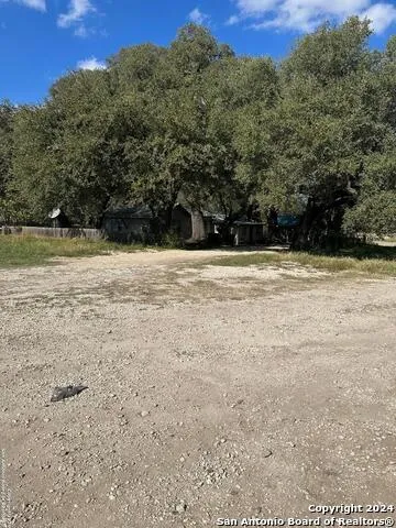14075 Sherwood Atascosa, TX 78002