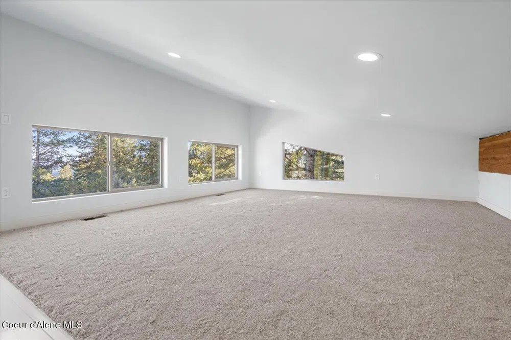 21941 S LAKEVIEW DRIVE Worley, ID 83876