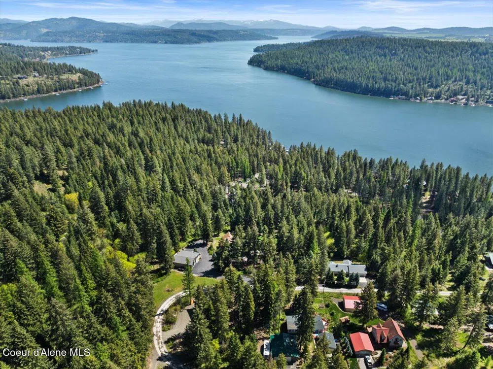 21941 S LAKEVIEW DRIVE Worley, ID 83876