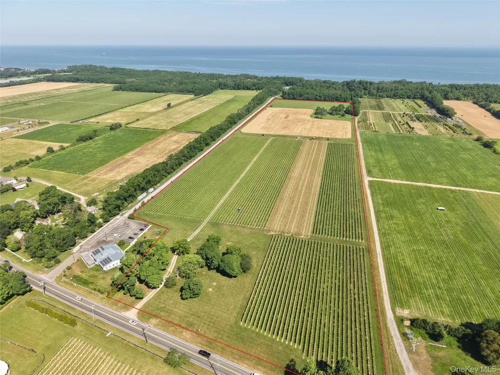 6094 Sound Avenue Jamesport, NY 11947