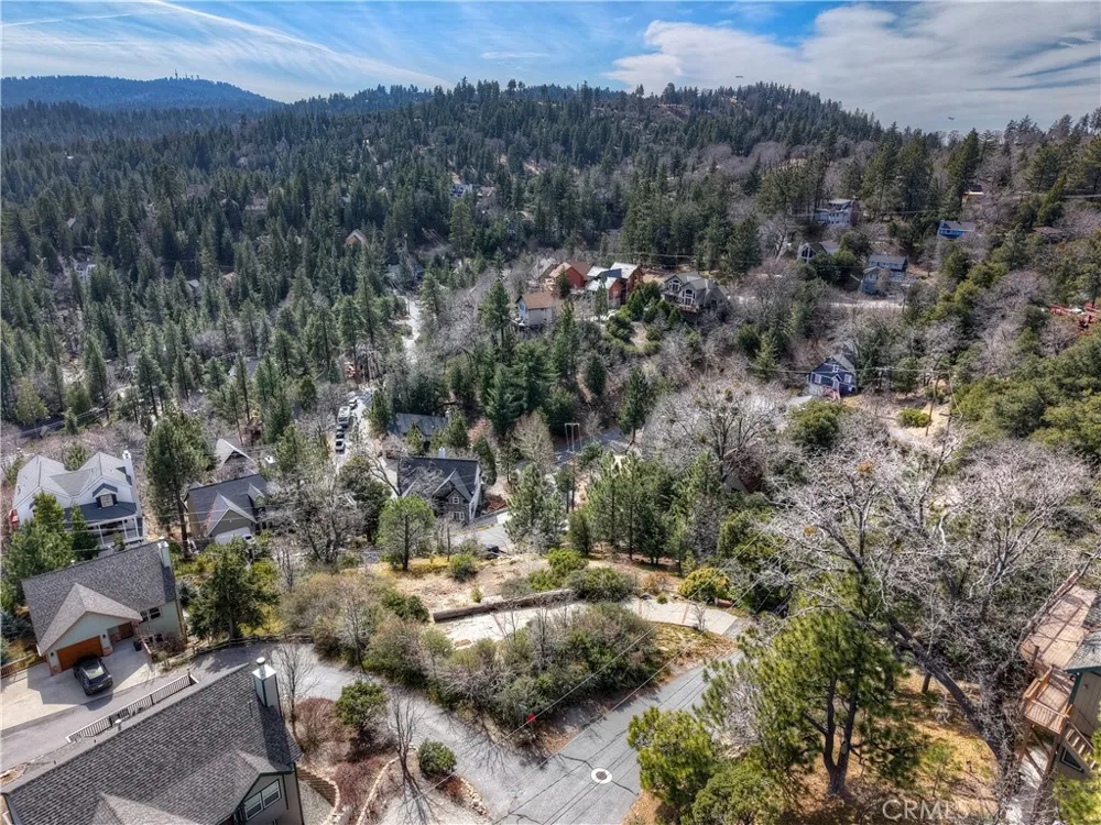 841 Madera Lane Lake Arrowhead, CA 92352