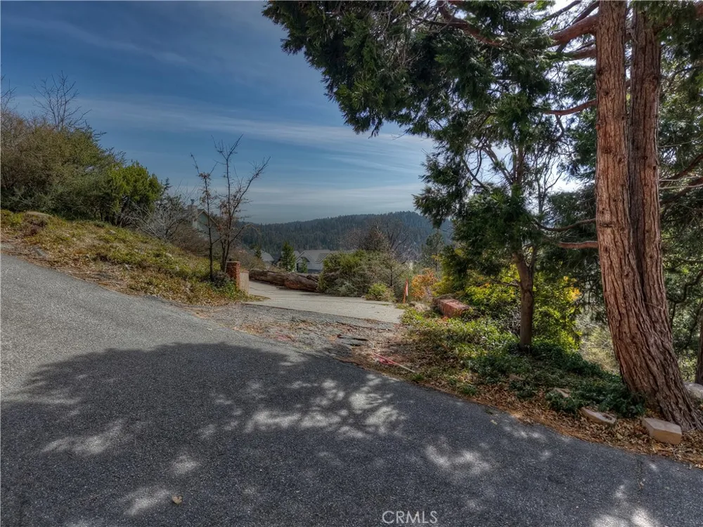 841 Madera Lane Lake Arrowhead, CA 92352