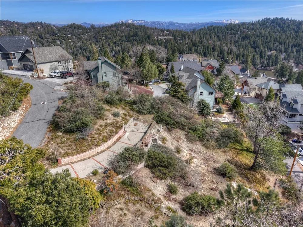 841 Madera Lane Lake Arrowhead, CA 92352